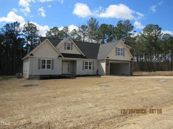 322 Coats Ridge Dr, Benson, NC 27504