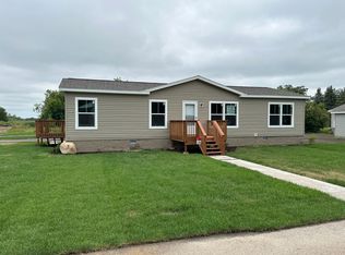 402 1st St NE, Staples, MN 56479