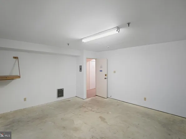 4990 Sentinel Dr APT 166, Bethesda, MD 20816