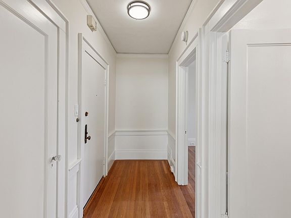 4th image of 1370 Filbert St #1