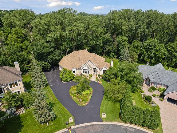 3rd image of 689 Brookside Ln