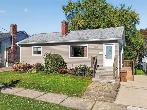 33 Garfield St, Moncton, NB E1C 3Y6