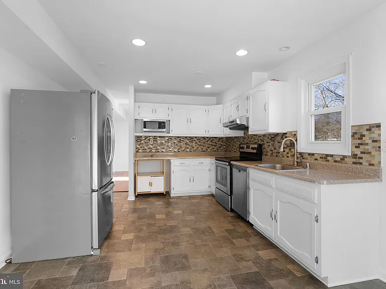 2636 E Side Dr — Photo 9