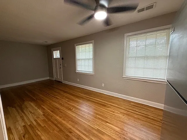 137 Roberta Dr — Photo 3