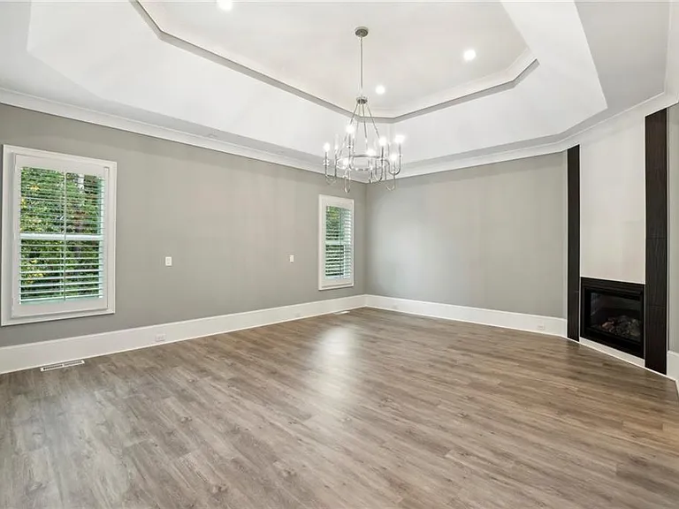 3750 Robinson Rd NE — Photo 31