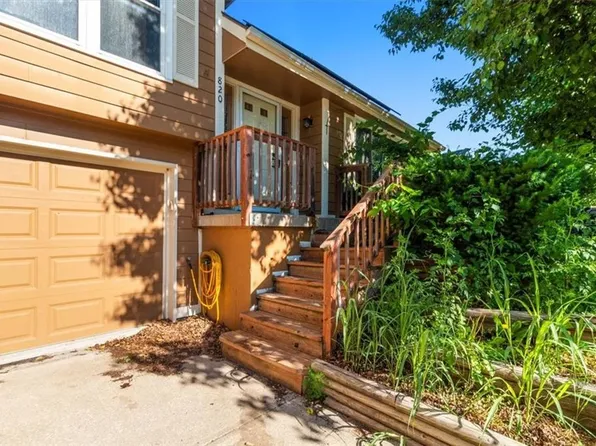 820 Heather Dr, Belton, MO 64012