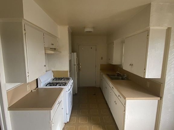 3rd image of 1002 S 25th St