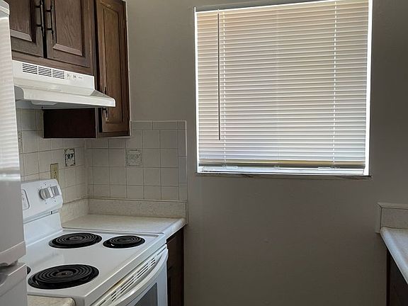4th image of 1130 Ohio Ave #8