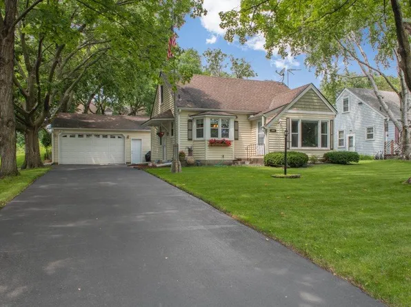 3744 Pennsylvania Ave S, Saint Louis Park, MN 55426