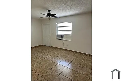 238 SW 18th Ave #2 Photo 1
