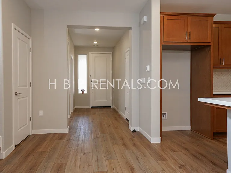 1038 Osprey Dr — Photo 5