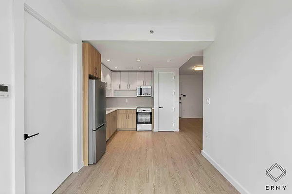 Rented by ERNY LLC | media 18