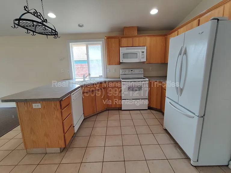 7912 Redonda Dr — Photo 6
