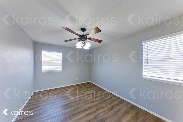 4405 Crockett St — Photo 11