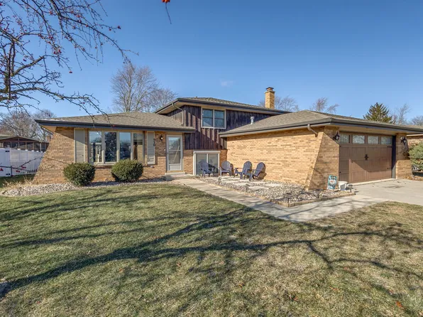 510 Manor Dr, Peotone, IL 60468