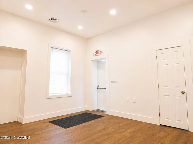 117 N Market St — Photo 19