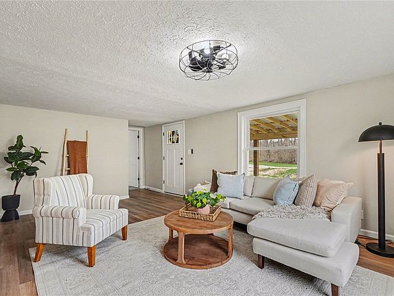 3rd image of 1660 Sample Rd