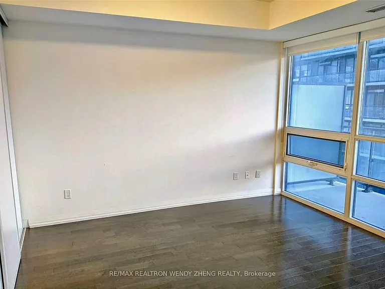 460 Adelaide St E #1219 — Photo 9