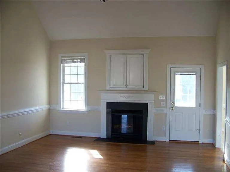 3709 Stonehenge Ln W — Photo 4