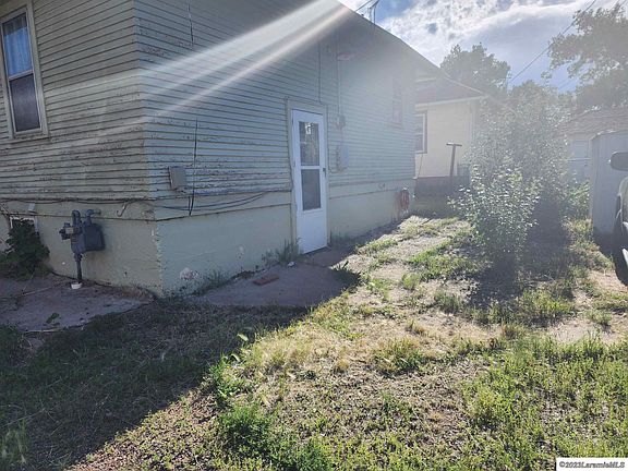 5th image of 515 E Gibbon St