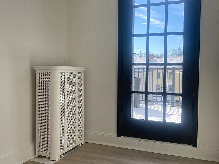 1370 Gillingham St #2 — Photo 8