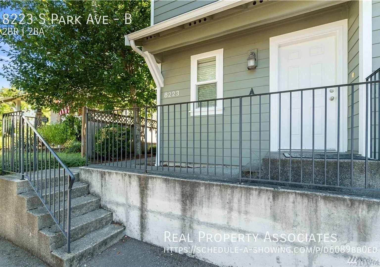 Spacious Renovated Two Bedroom Townhouse in Tacoma near JBLM — Photo 4