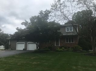 51 Colfax Dr, Pequannock, NJ 07440