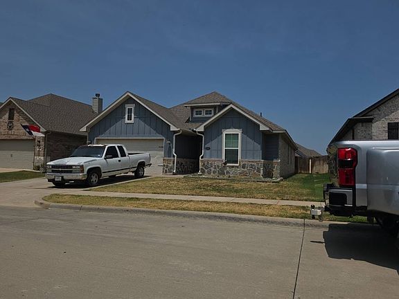2nd image of 116 Maverick Ln