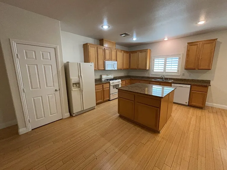 6043 Eganridge Ct — Photo 11