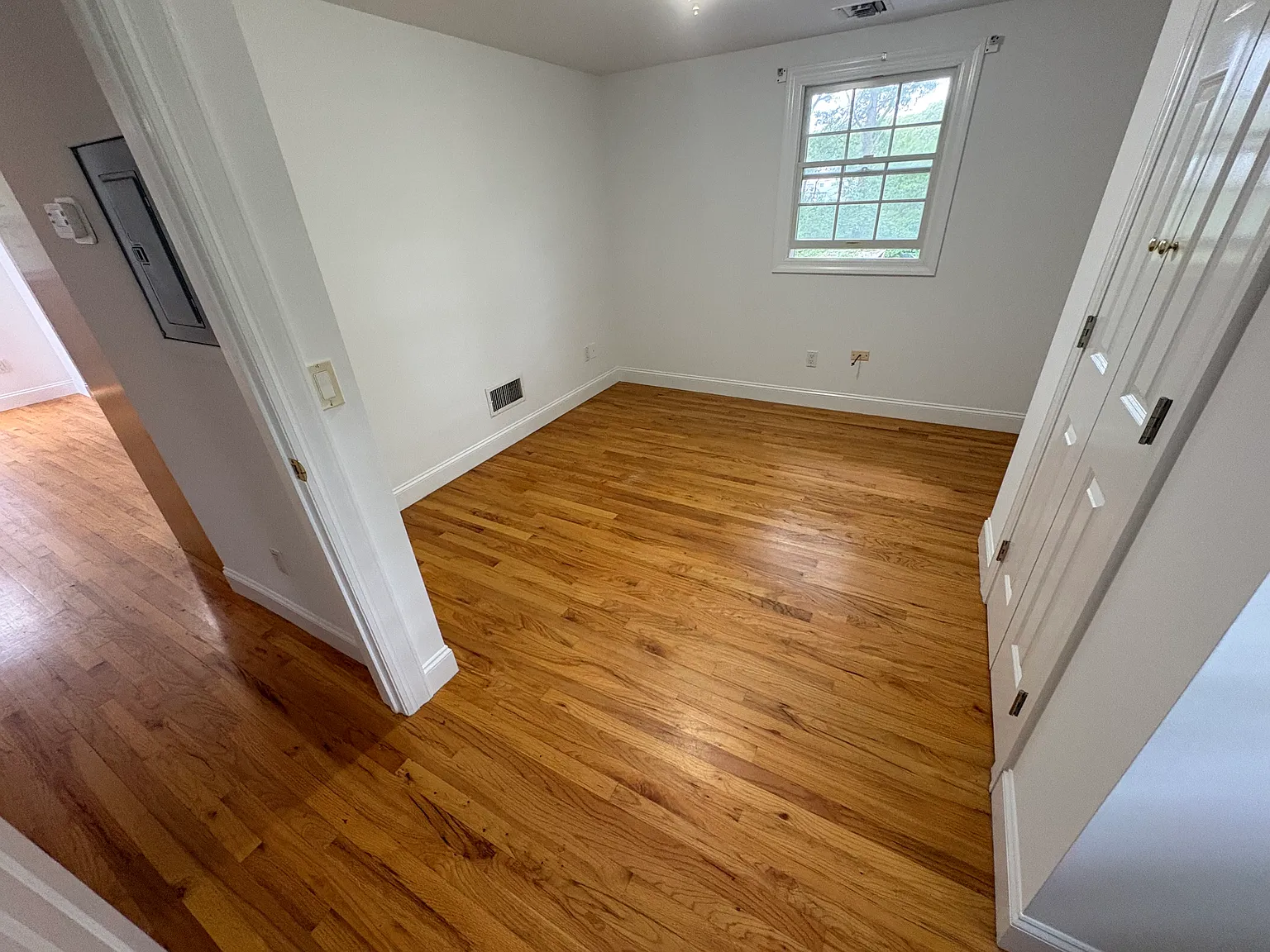 2 bed, $3,200 — Photo 3