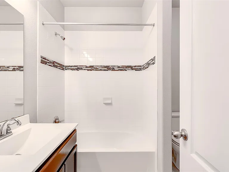 505 Palmilla St — Photo 23