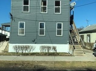 622 W 9th St #2A, Lockport, IL 60441