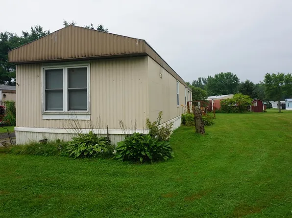 39 Tracey Ln, Delevan, NY 14042