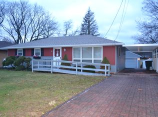 111 Brentwood Dr, East Peoria, IL 61611