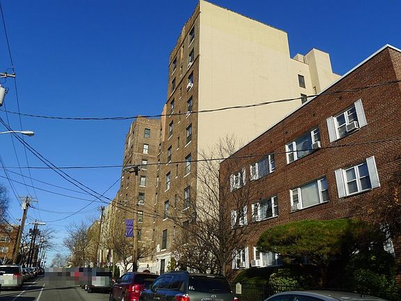 5th image of 56 Glenwood Ave APT 49