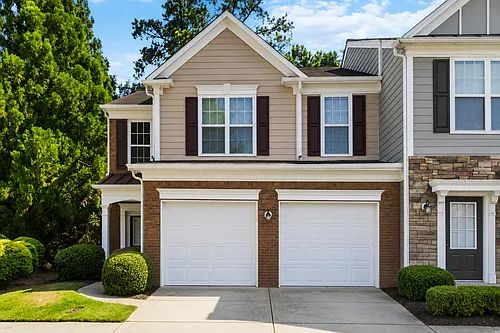 105 Finchley Dr Photo 1