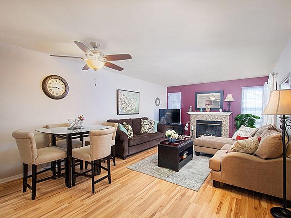 3rd image of 14960 Avenida Venusto Unit 79