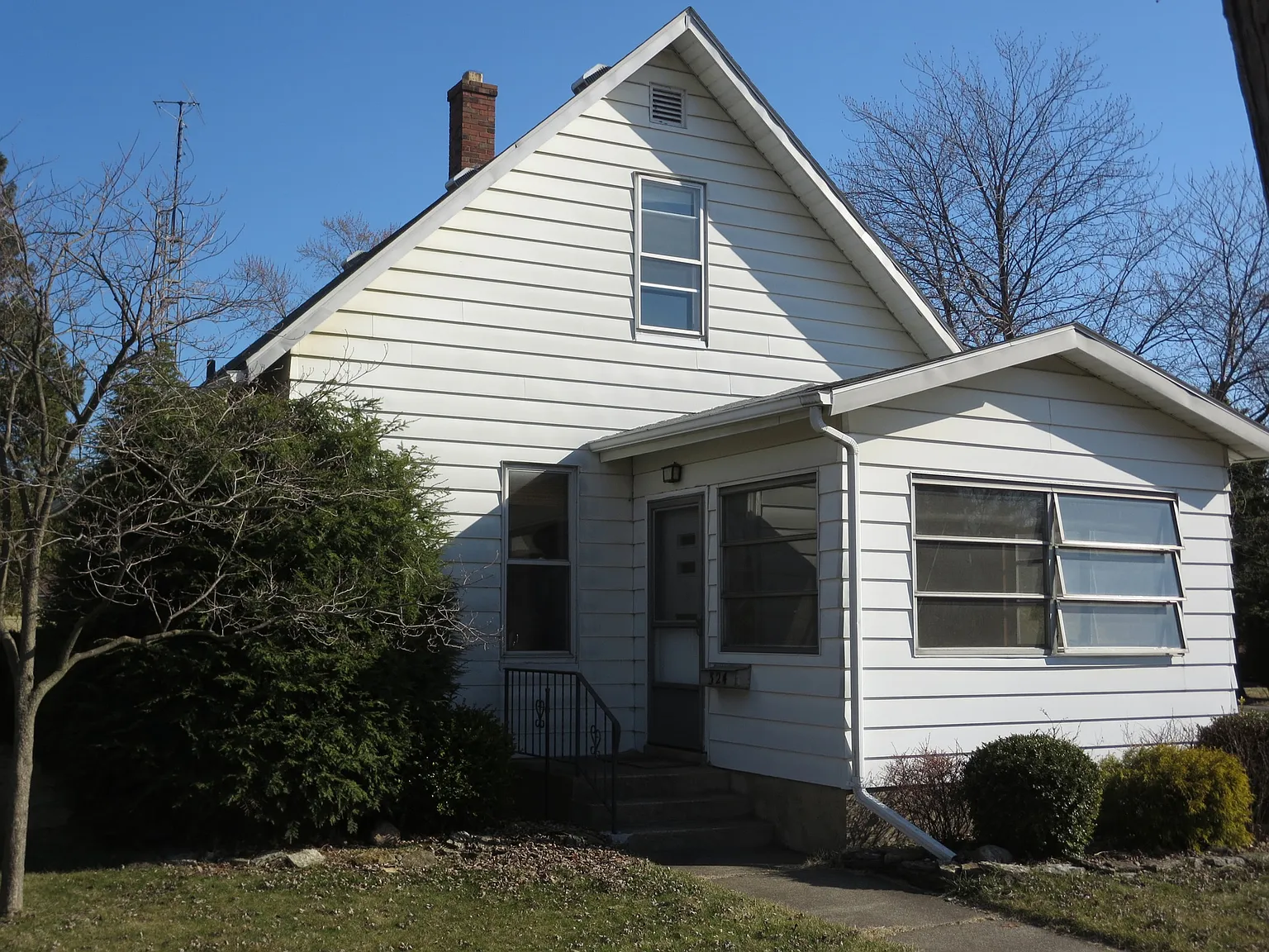 324 Thurman Ave photo 1