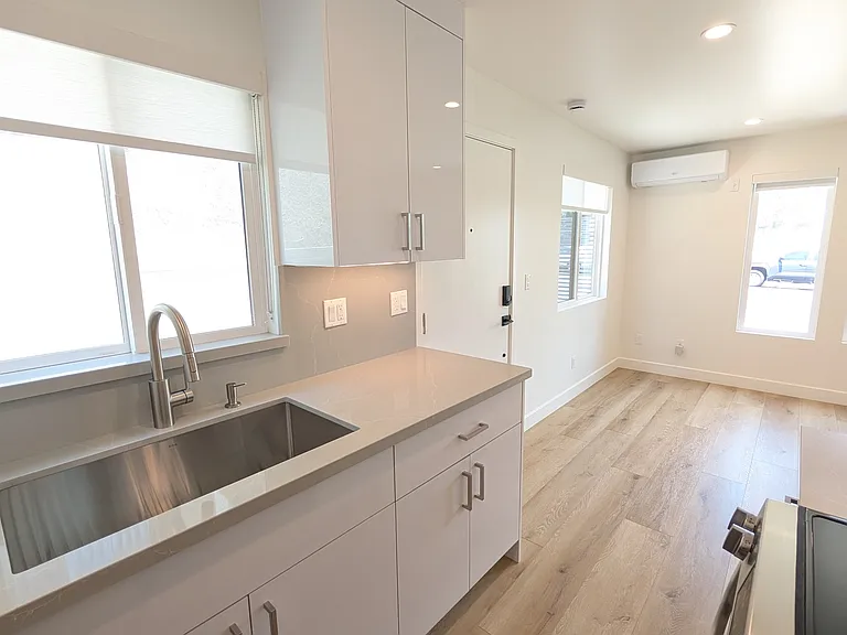 1333 Brockton Ave #8 — Photo 4