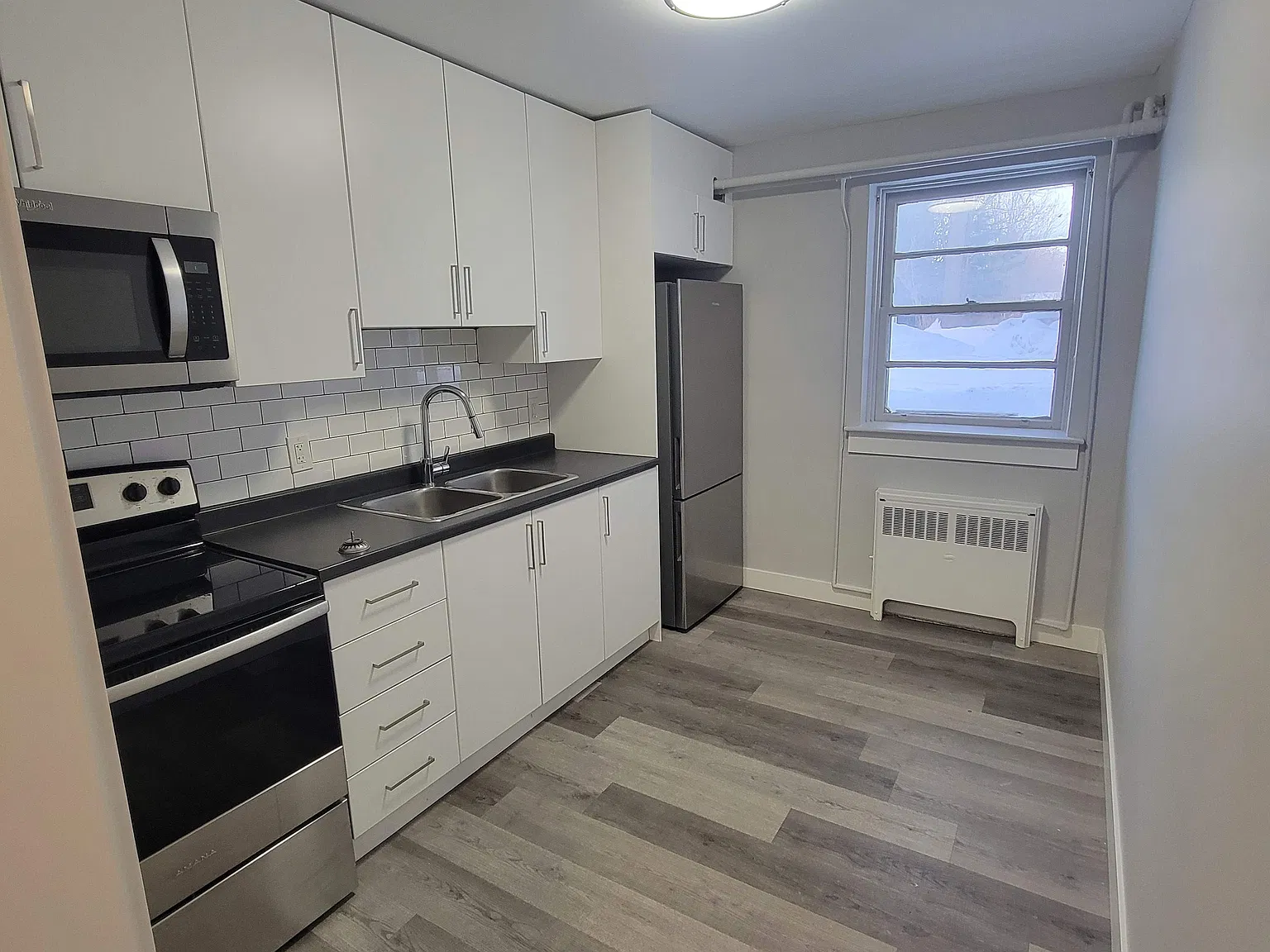 model - 1115 Second St W — Photo 1