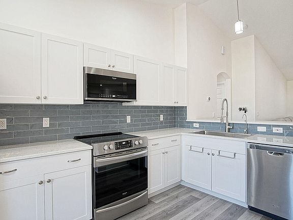 5th image of 2793 SE Eagle Drive