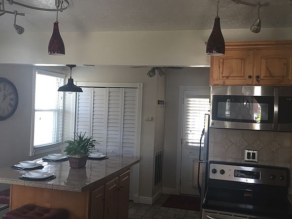 3rd image of 537 E Elm Ave