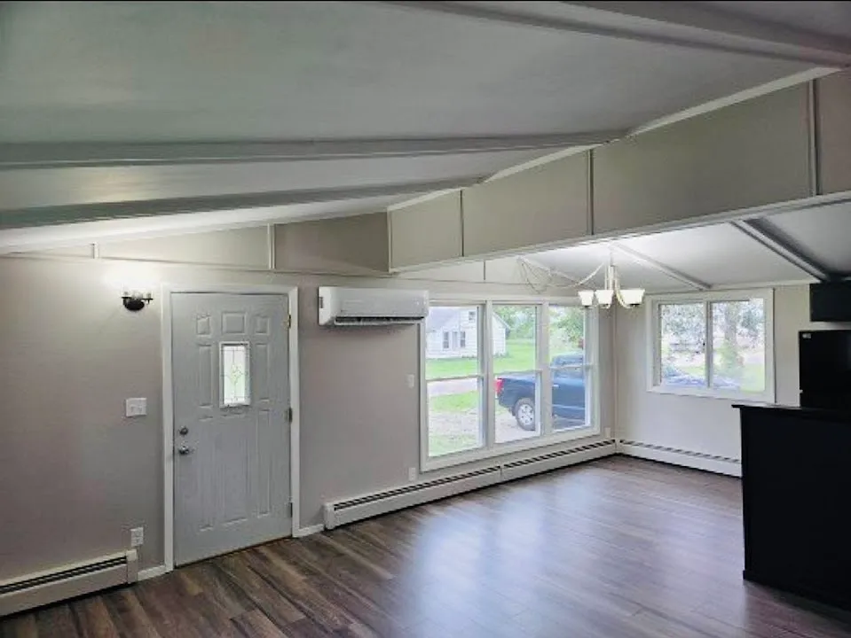 3 bed, 1056 sqft, $1,200 — Photo 3