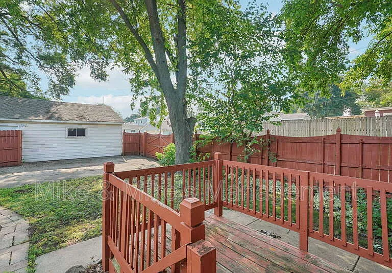 3860 S Brust Ave — Photo 26