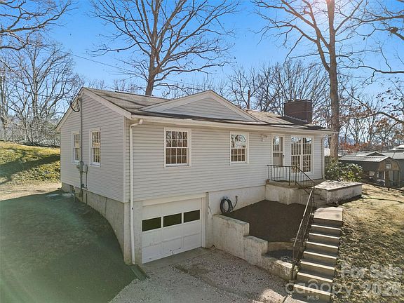 3rd image of 76 Maple Springs Rd