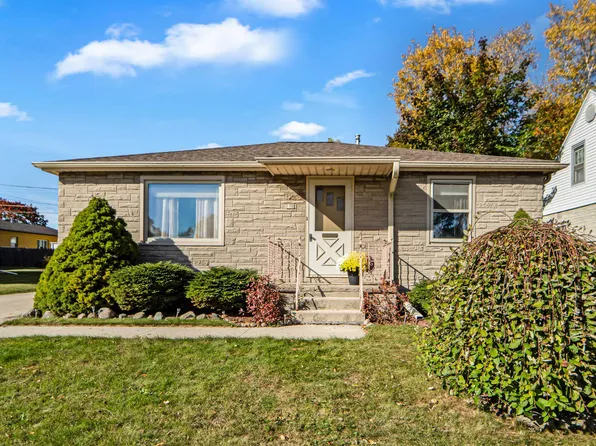 530 S 32nd St, Manitowoc, WI 54220