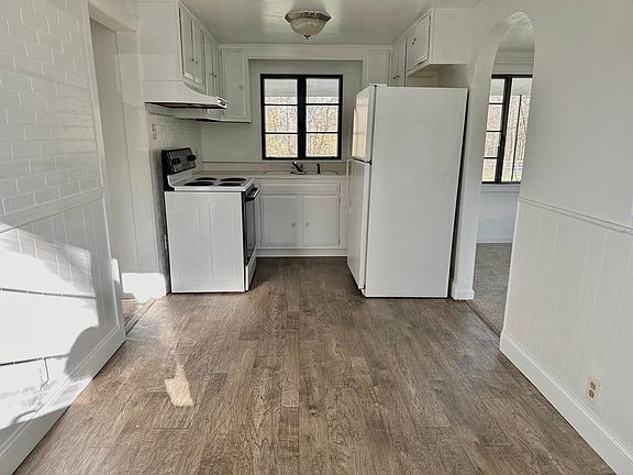 Kitchen with Appliances