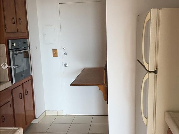 4th image of 1430 Brickell Bay Dr APT 1008