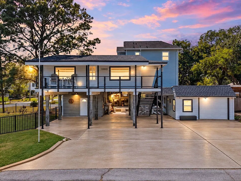 1005 Bryan Ave