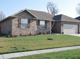 785 E Ozark Jubilee Dr, Nixa, MO 65714